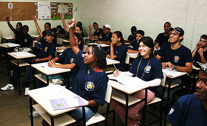 Programa Entre Jovens é referência no combate à evasão escolar