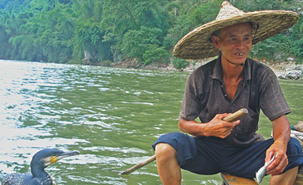 Poluição dos rios chineses preocupa pescadores e compromete a cadeia alimentar