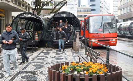 Ministério das Cidades prioriza obras de BRT e VLT para Copa de 2014