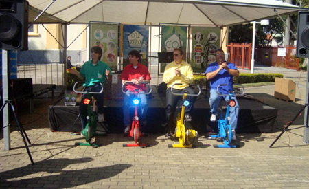 Pedalada sustentável: Bicicletas que geram energia já estão à venda no Brasil